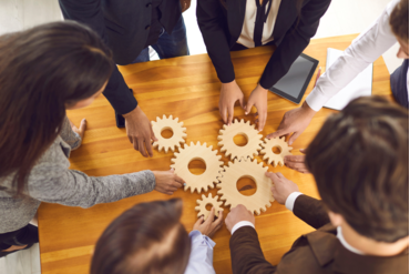 Về quản lý đối với nghề nghiệp luật sư