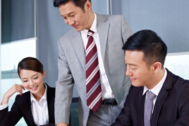 Tư vấn đối với pháp nhân thương mại bị buộc tội