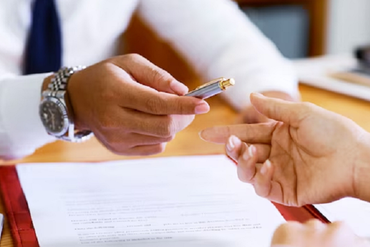 Hậu quả pháp lý của ly hôn về quan hệ nhân thân giữa vợ chồng