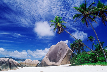 Đất trong hành lang công trình công cộng có được cấp sổ đỏ, xây dựng không?