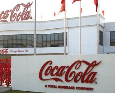 Chai Coca Cola có dị vật: Luật sư đã bảo vệ quyền lợi của người tiêu dùng thế nào?