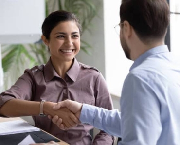 Quy trình đón tiếp khách hàng tại công ty Luật